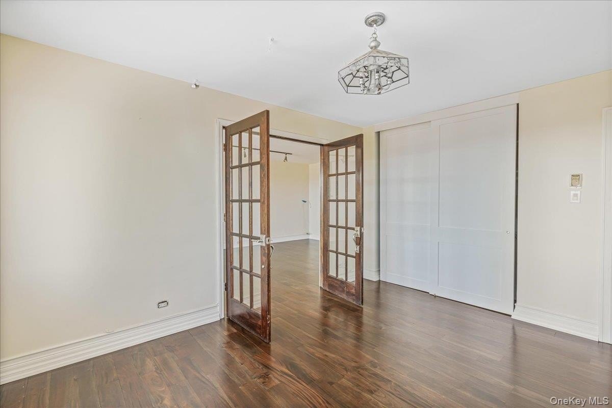 Bayside, New York, 11360, United States, 2 Bedrooms Bedrooms, ,2 BathroomsBathrooms,Residential,For Sale,2048855