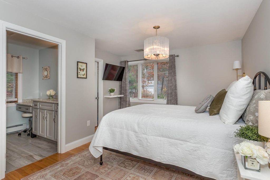 Mansfield, Massachusetts, 02048, United States, 3 Bedrooms Bedrooms, ,2 BathroomsBathrooms,Residential,For Sale,1991006