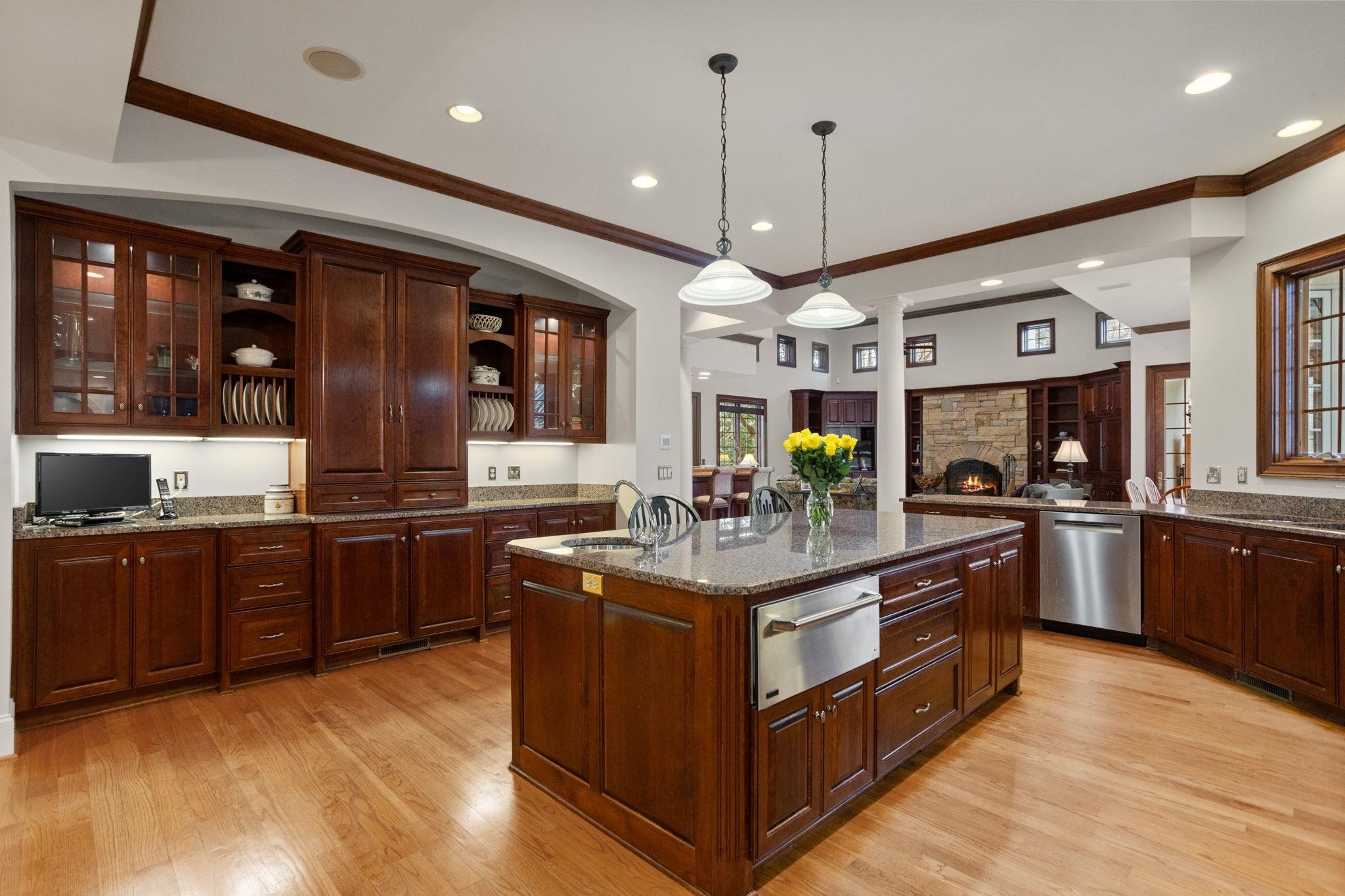 Spartanburg, South Carolina, 29301, United States, 5 Bedrooms Bedrooms, ,7 BathroomsBathrooms,Residential,For Sale,2008167