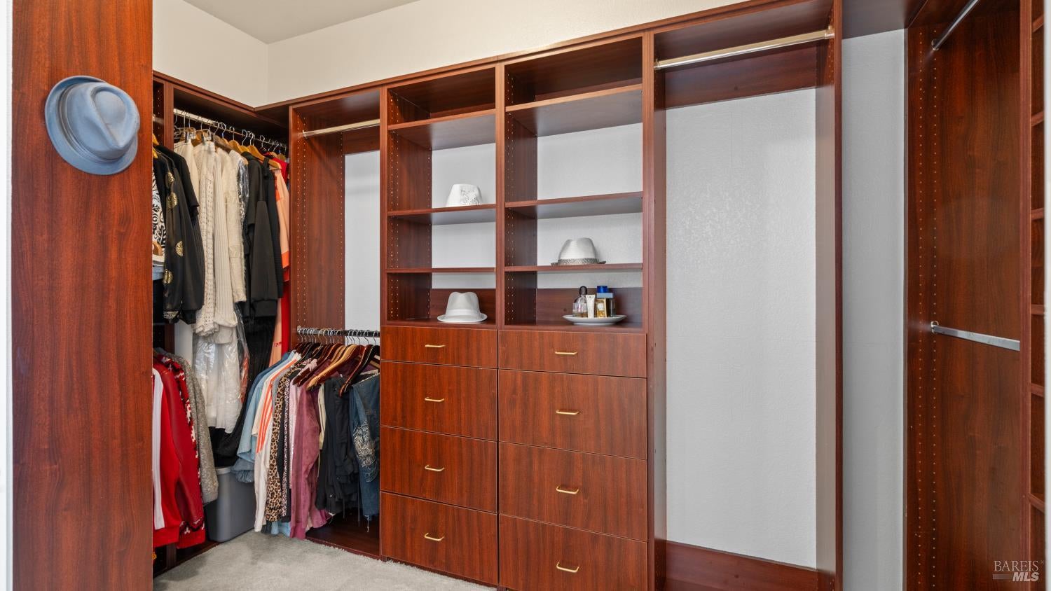 Vacaville, California, 95687, United States, 2 Bedrooms Bedrooms, ,2 BathroomsBathrooms,Residential,For Sale,1911882