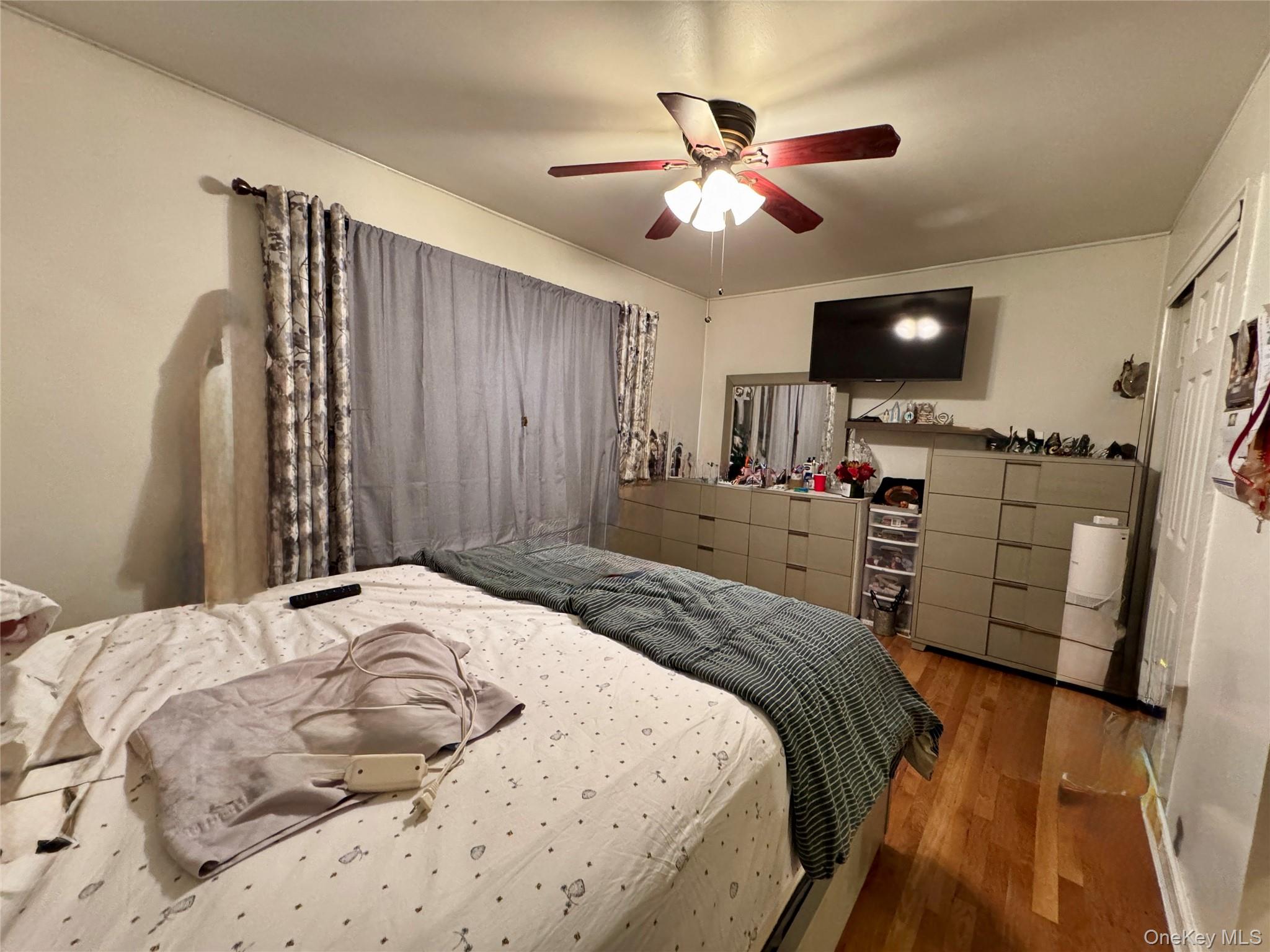 Bronx, New York, 10461, United States, 3 Bedrooms Bedrooms, ,2 BathroomsBathrooms,Residential,For Sale,2002053