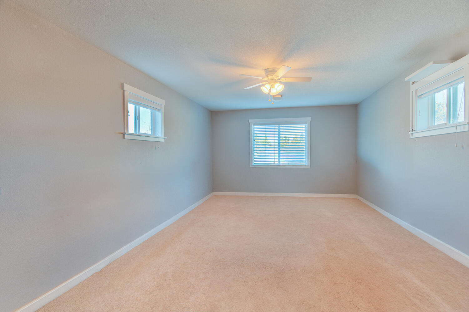 Bend, Oregon, 97701, United States, 3 Bedrooms Bedrooms, ,3 BathroomsBathrooms,Residential,For Sale,1999199