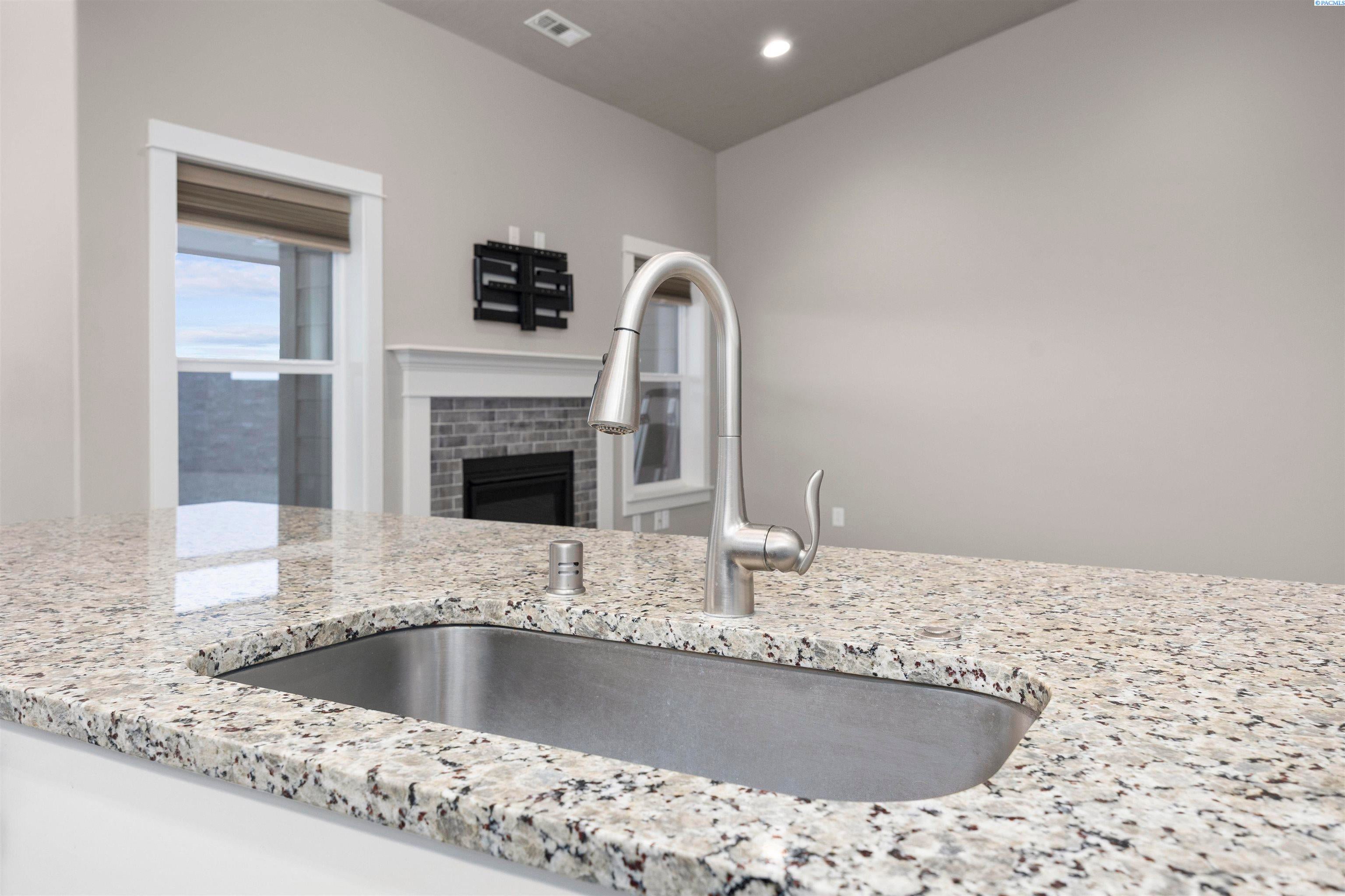 Prosser, Washington, 99350, United States, 3 Bedrooms Bedrooms, ,3 BathroomsBathrooms,Residential,For Sale,1994291