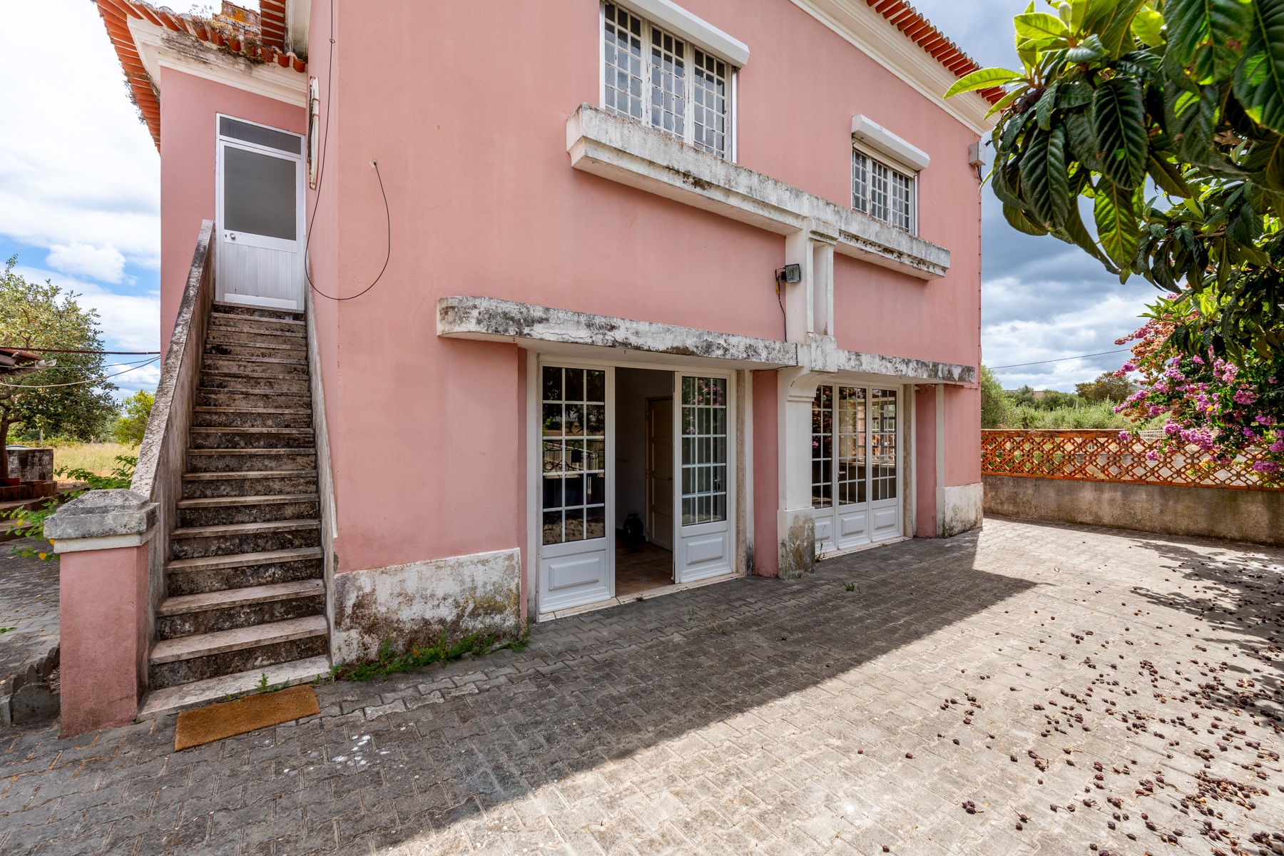  Manor House for Sale - 物件實景