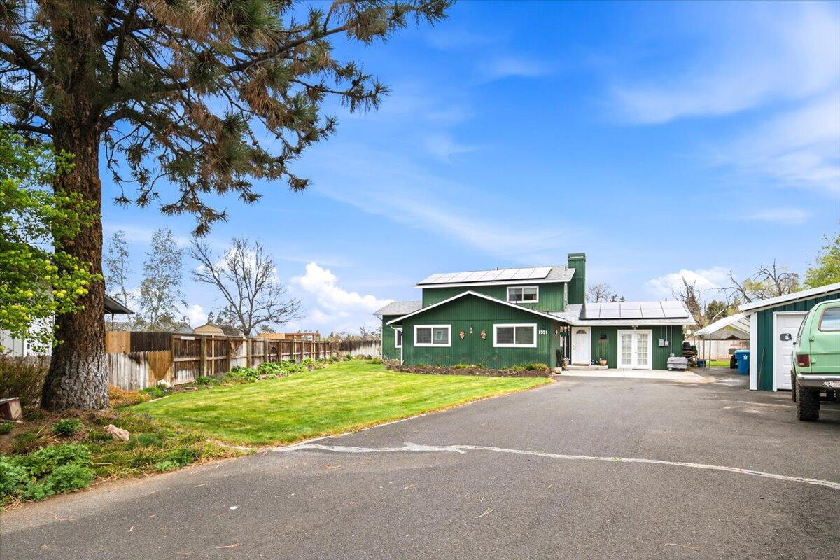 Redmond, Oregon, 97756, United States, 4 Bedrooms Bedrooms, ,2 BathroomsBathrooms,Residential,For Sale,2039824