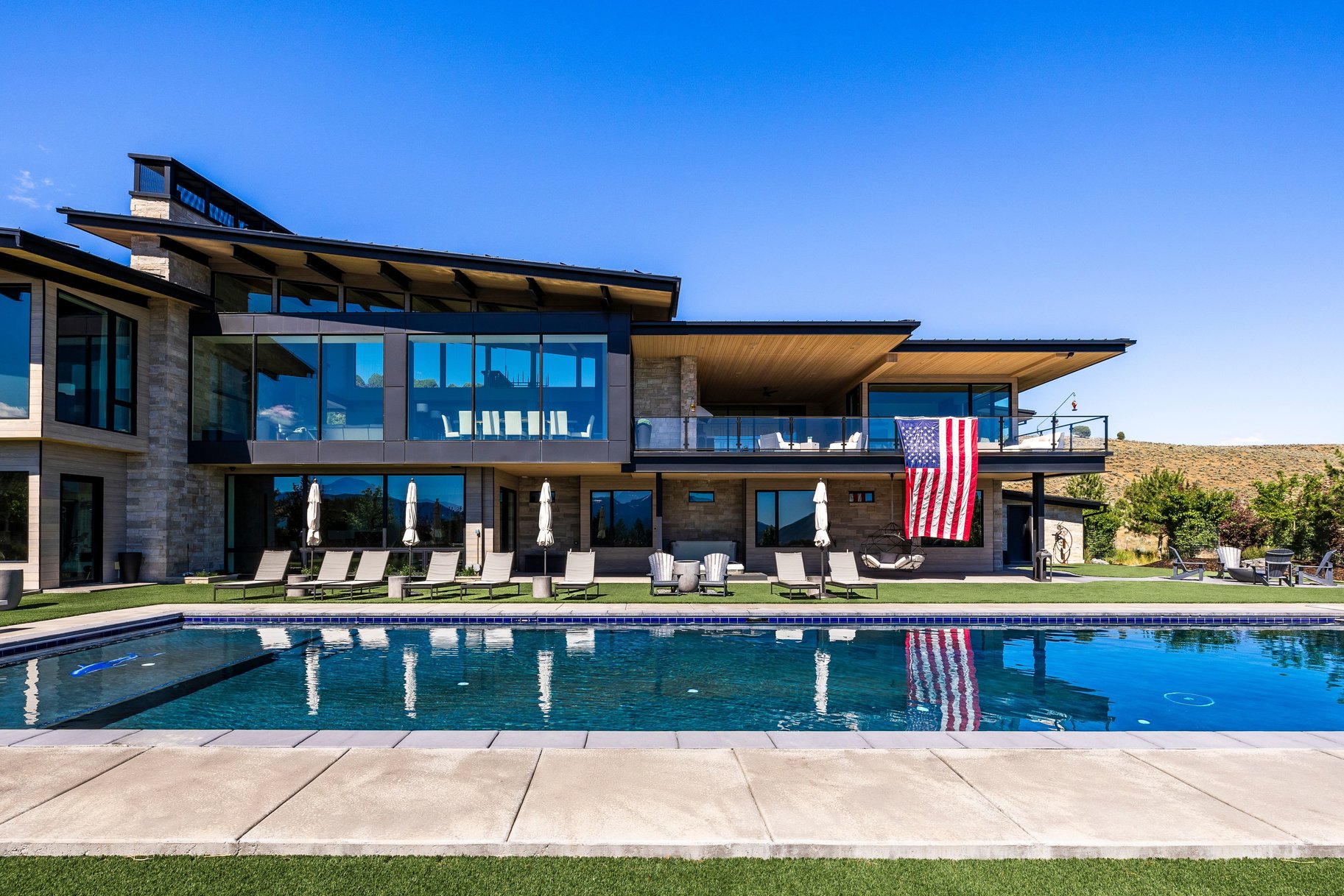 Luxury Lives Here  Architectural Masterpiece with Unmatched Privacy & Views - 物件實景