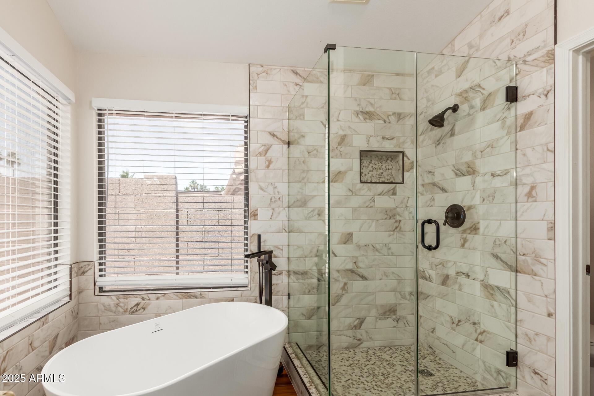 Gilbert, Arizona, 85233, United States, 4 Bedrooms Bedrooms, ,2 BathroomsBathrooms,Residential,For Sale,1983748