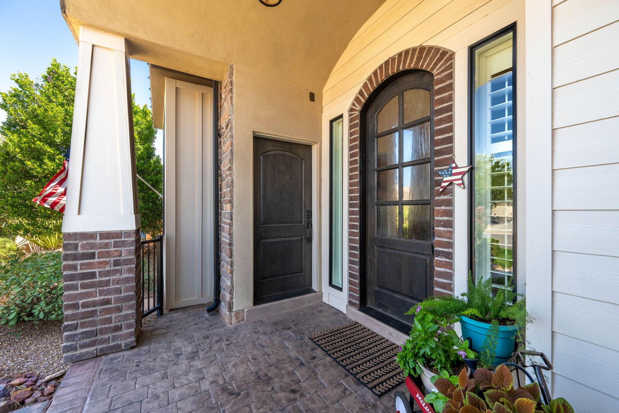 Hurricane, Utah, 84737, United States, 6 Bedrooms Bedrooms, ,6 BathroomsBathrooms,Residential,For Sale,1977381