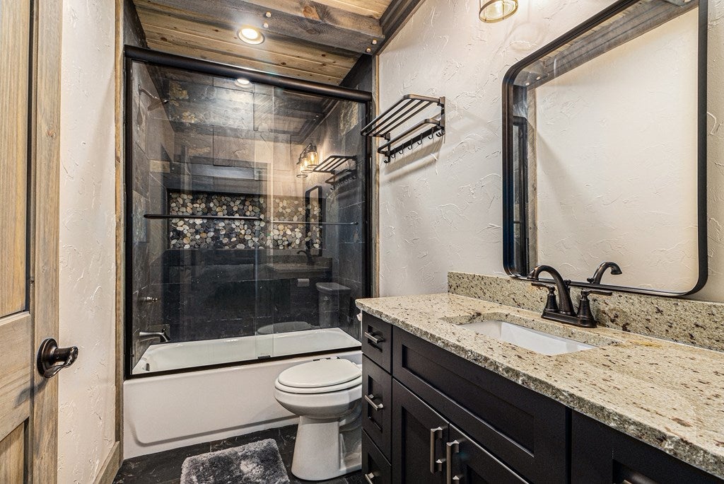 Ellijay, Georgia, 30540, United States, 5 Bedrooms Bedrooms, ,5 BathroomsBathrooms,Residential,For Sale,1952565