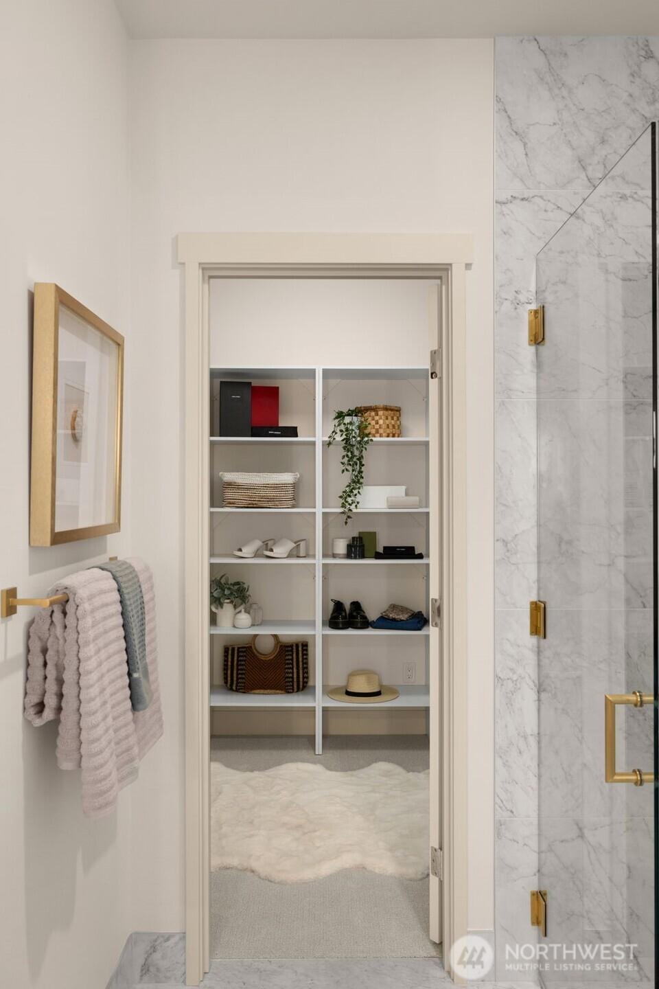 BELLEVUE, Washington, 98006, United States, 4 Bedrooms Bedrooms, ,3 BathroomsBathrooms,Residential,For Sale,1999866