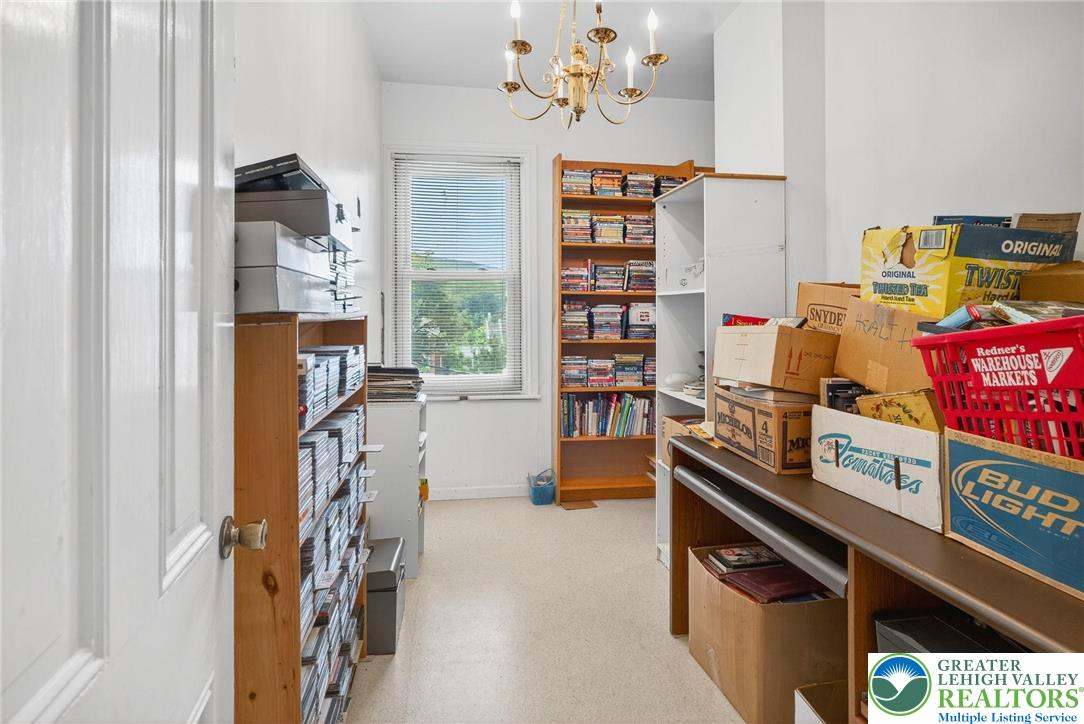 Jim Thorpe Boro, Pennsylvania, 18229, United States, 7 Bedrooms Bedrooms, ,3 BathroomsBathrooms,Residential,For Sale,1903669