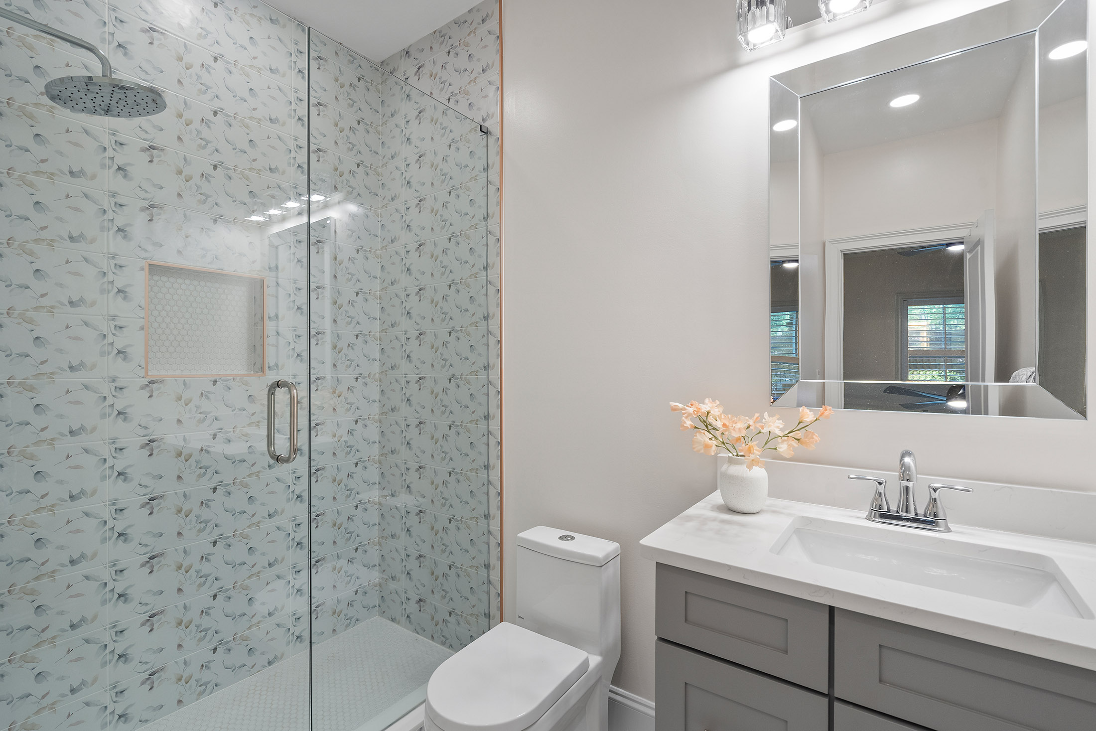  Three Bedroom Showstopper in the Gated Gramercy Community in Dunwoody - 物件實景