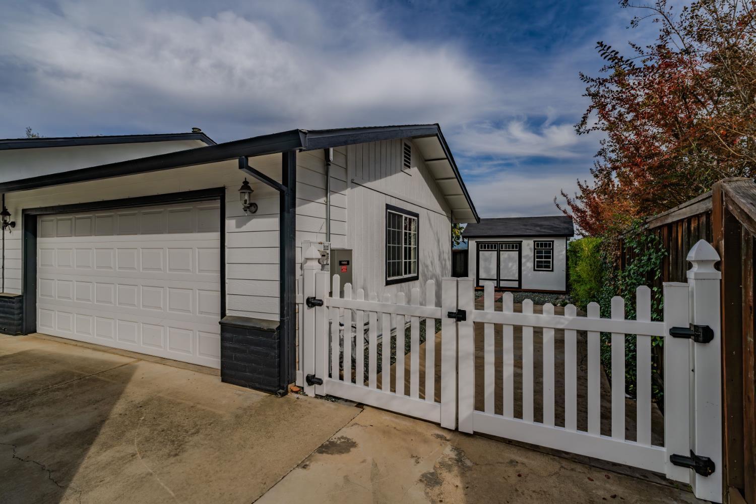 Jackson, California, 95642, United States, 3 Bedrooms Bedrooms, ,2 BathroomsBathrooms,Residential,For Sale,1992385