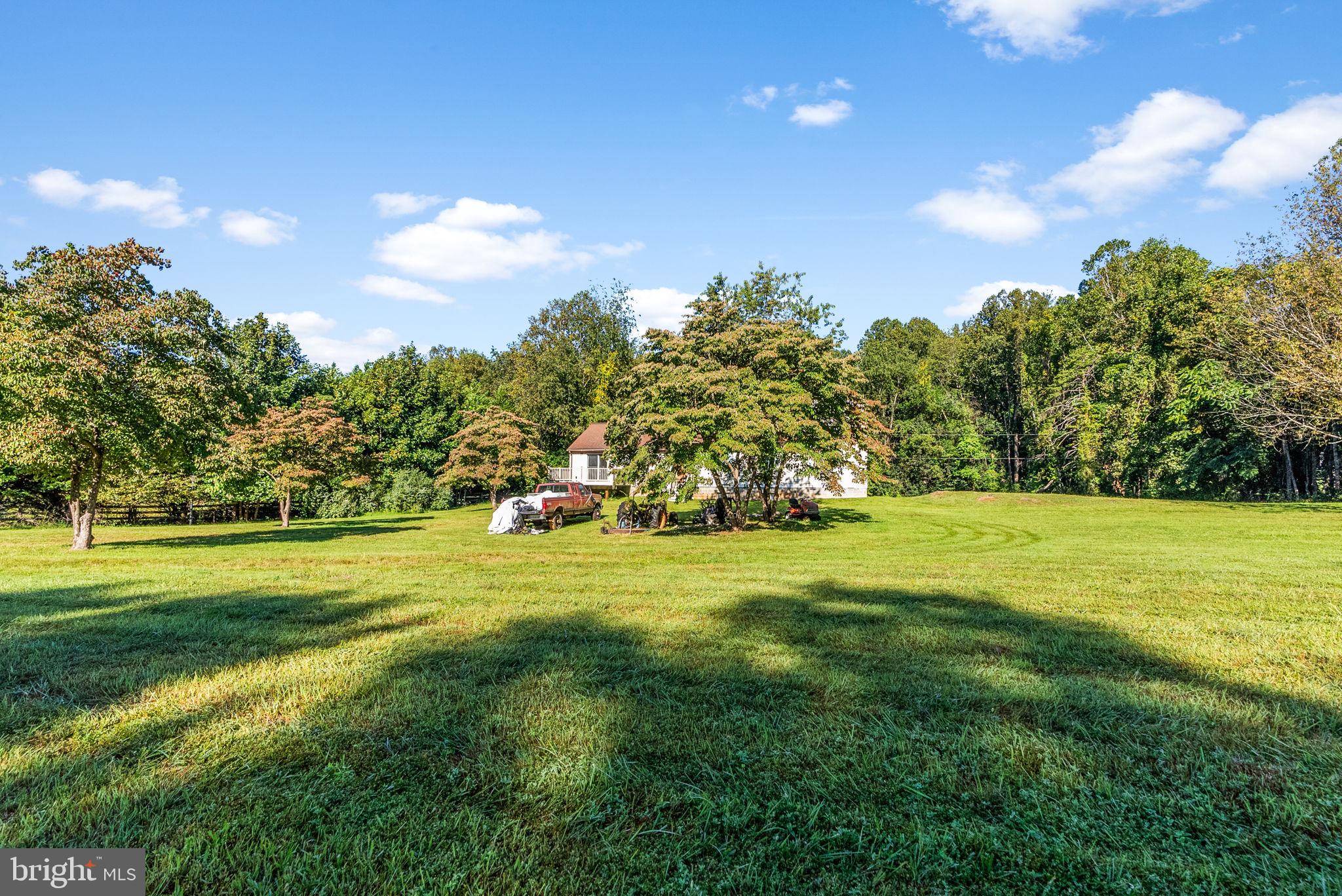 Hume, Virginia, 22639, United States, 7 Bedrooms Bedrooms, ,3 BathroomsBathrooms,Residential,For Sale,1943038
