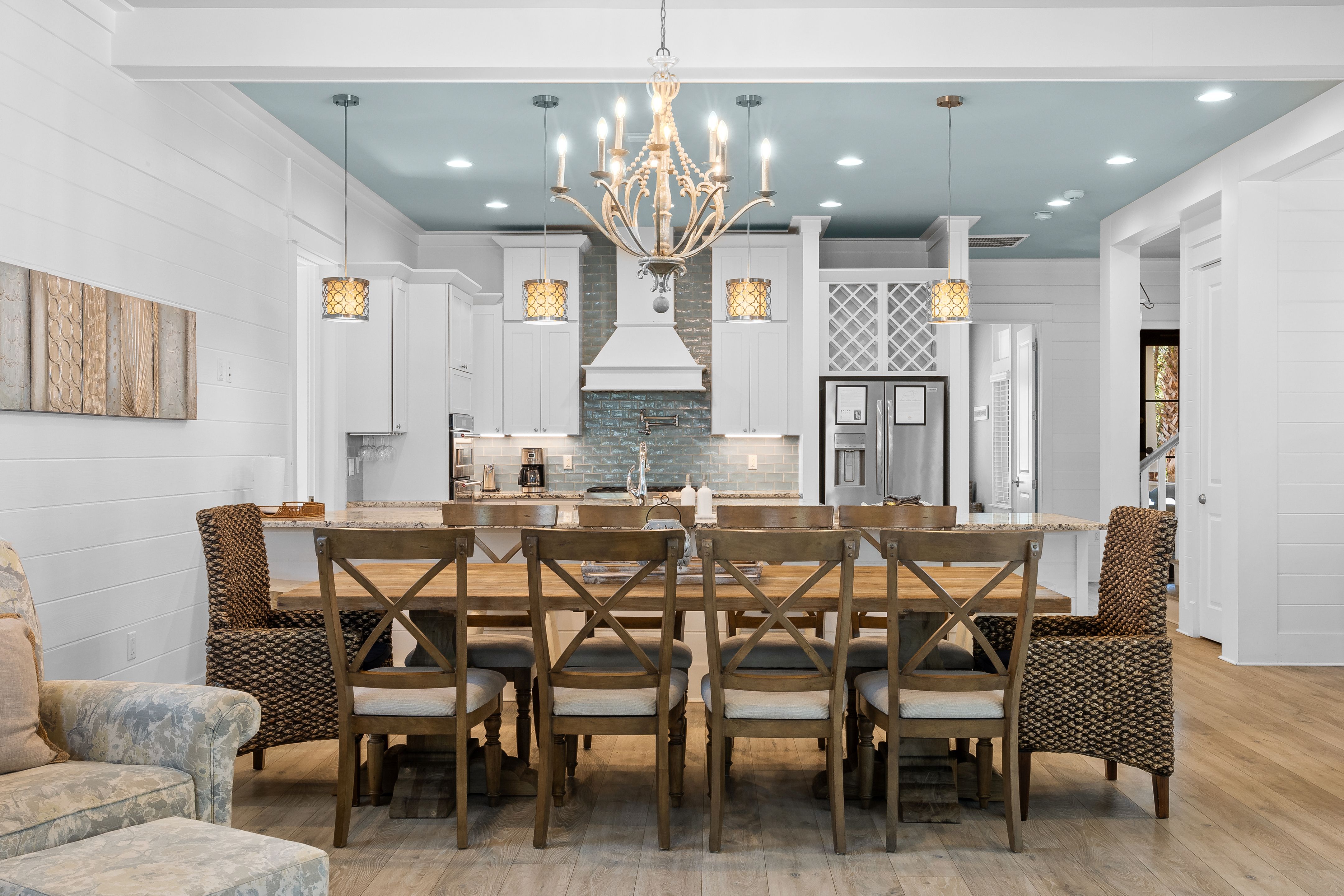  Custom Coastal Home with Privacy, Pool & No HOA - 物件實景