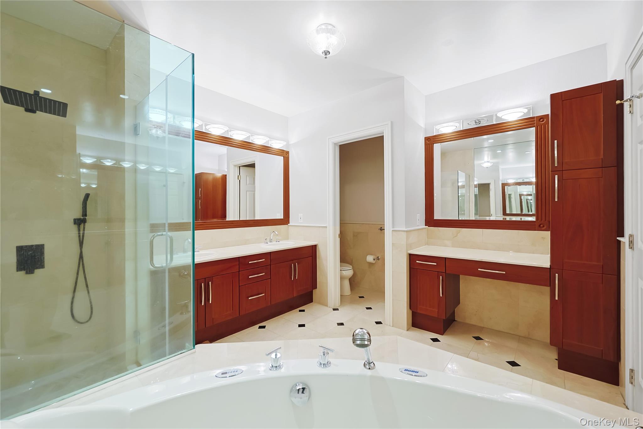  14 Belvedere Court, North Hills, NY, 11030 - 物件實景