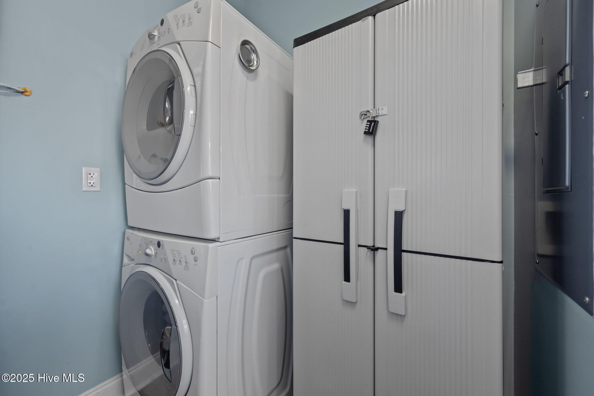 Surf City, North Carolina, 28445, United States, 3 Bedrooms Bedrooms, ,3 BathroomsBathrooms,Residential,For Sale,1974878