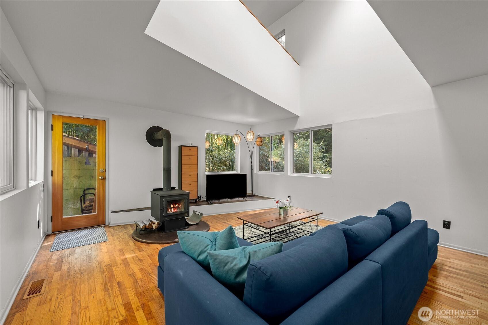 SEATTLE, Washington, 98146, United States, 2 Bedrooms Bedrooms, ,2 BathroomsBathrooms,Residential,For Sale,1875636