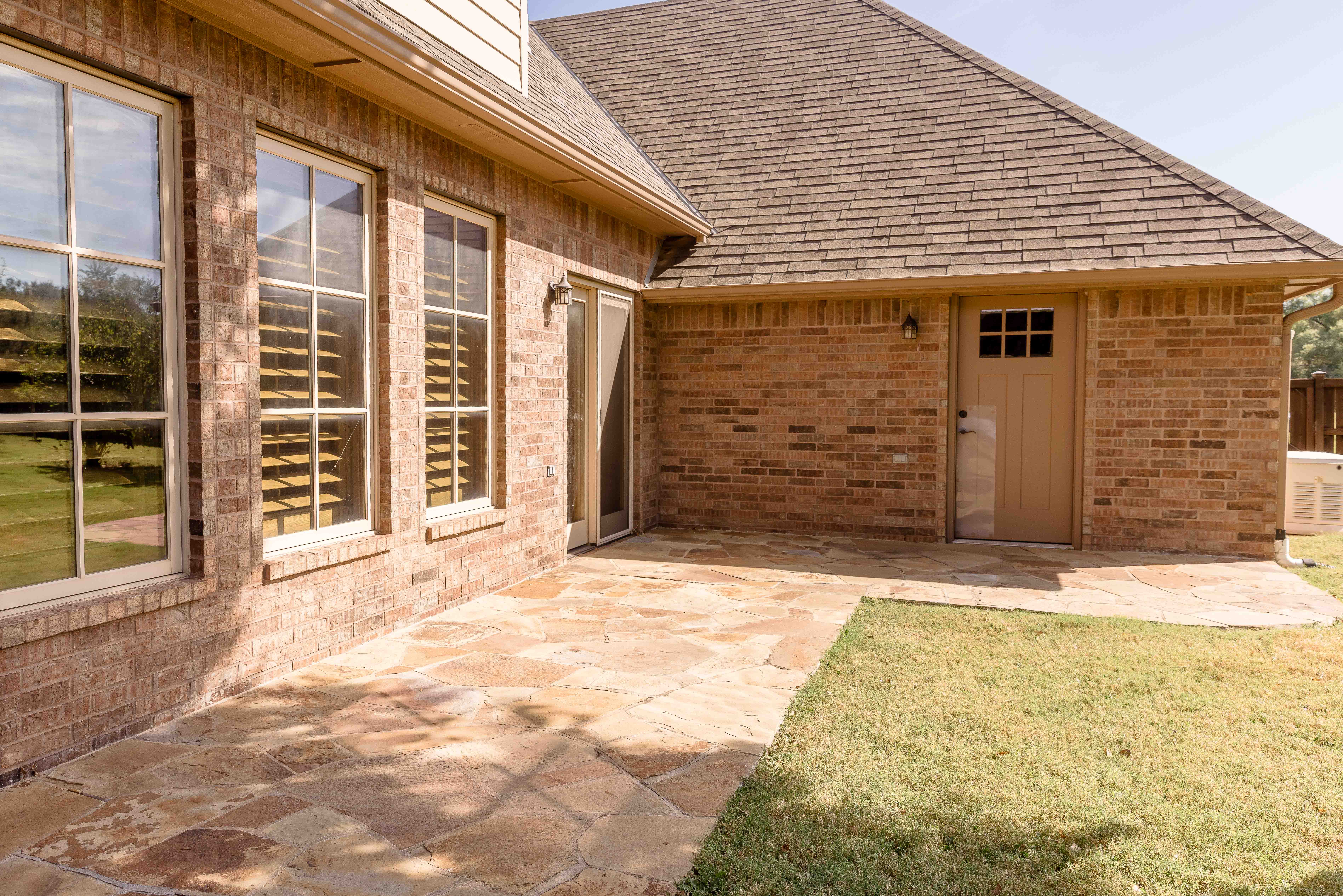 Enid, Oklahoma, 73701, United States, 4 Bedrooms Bedrooms, ,4 BathroomsBathrooms,Residential,For Sale,2006346