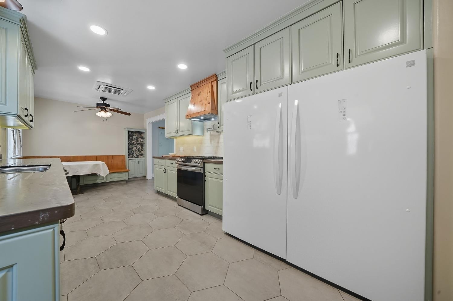 San Andreas, California, 95249, United States, 2 Bedrooms Bedrooms, ,2 BathroomsBathrooms,Residential,For Sale,1980033