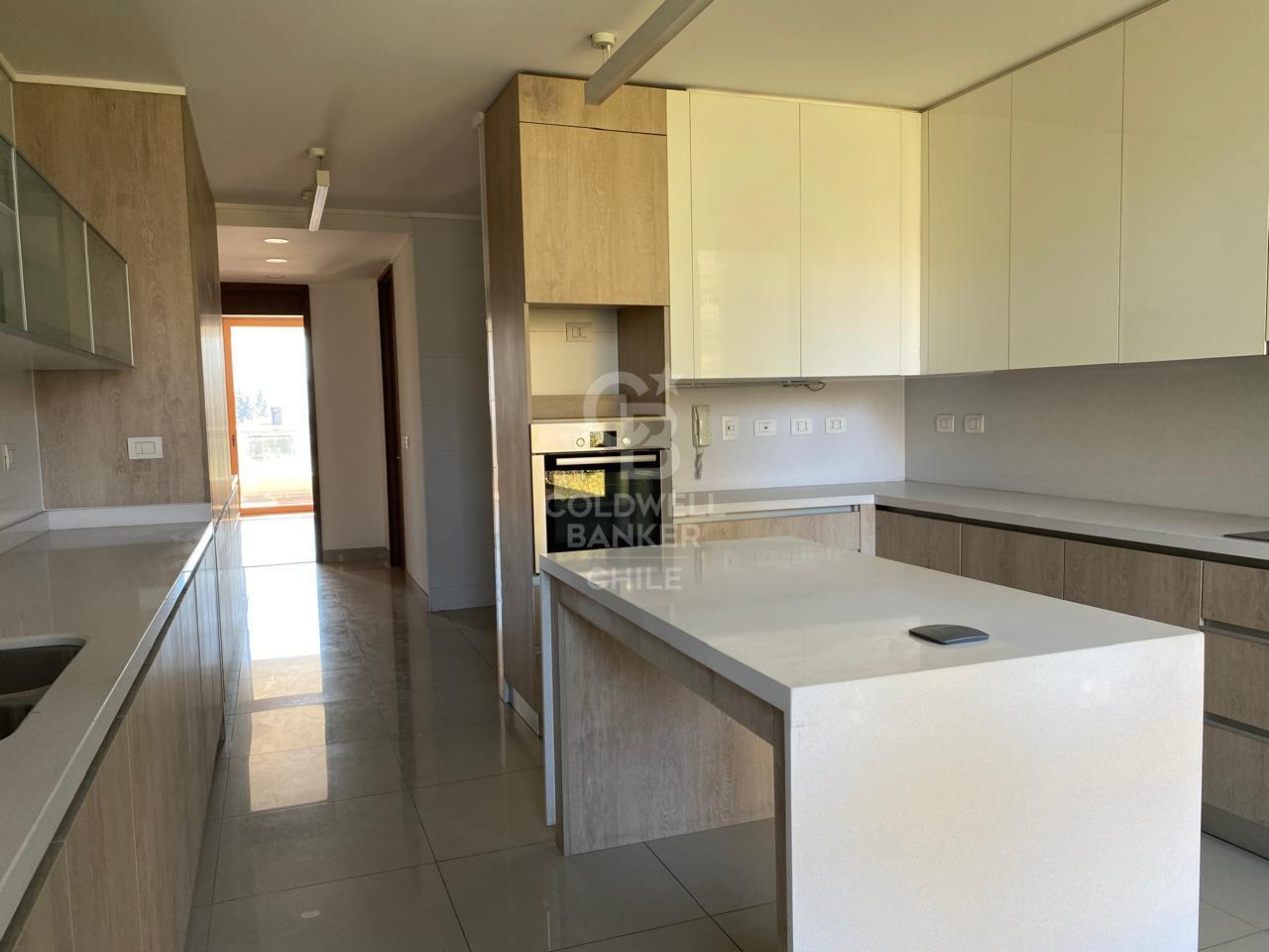 Las Condes, Chile, 4 Bedrooms Bedrooms, ,5 BathroomsBathrooms,Residential,For Sale,1856785