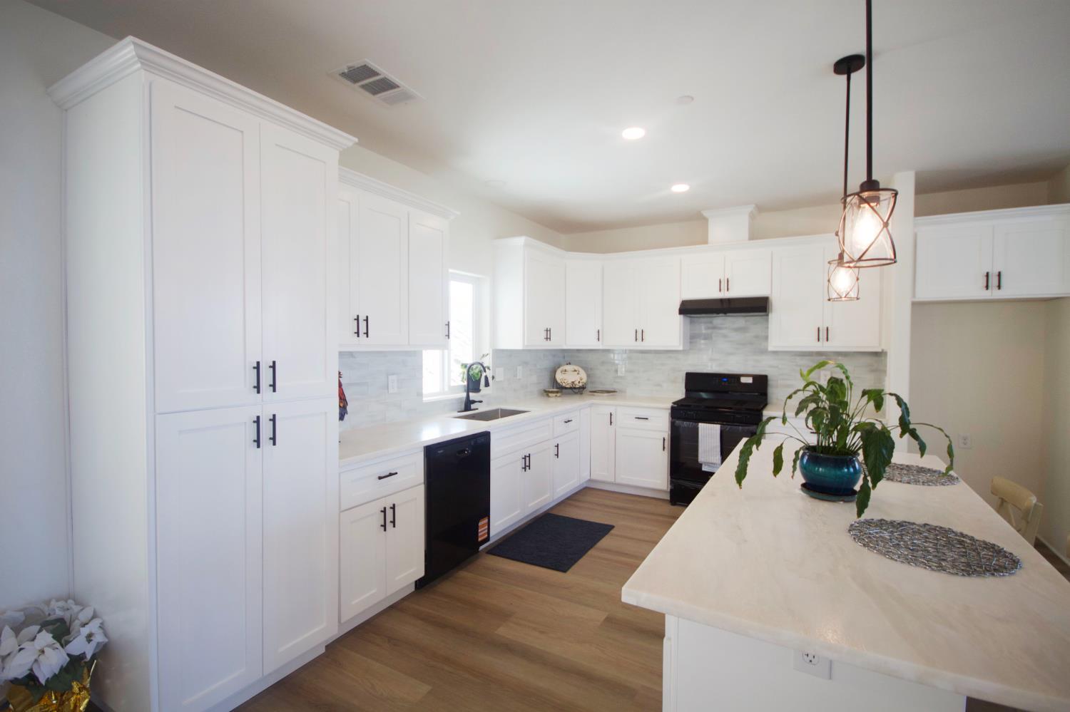 Coarsegold, California, 93614, United States, 3 Bedrooms Bedrooms, ,2 BathroomsBathrooms,Residential,For Sale,2011368