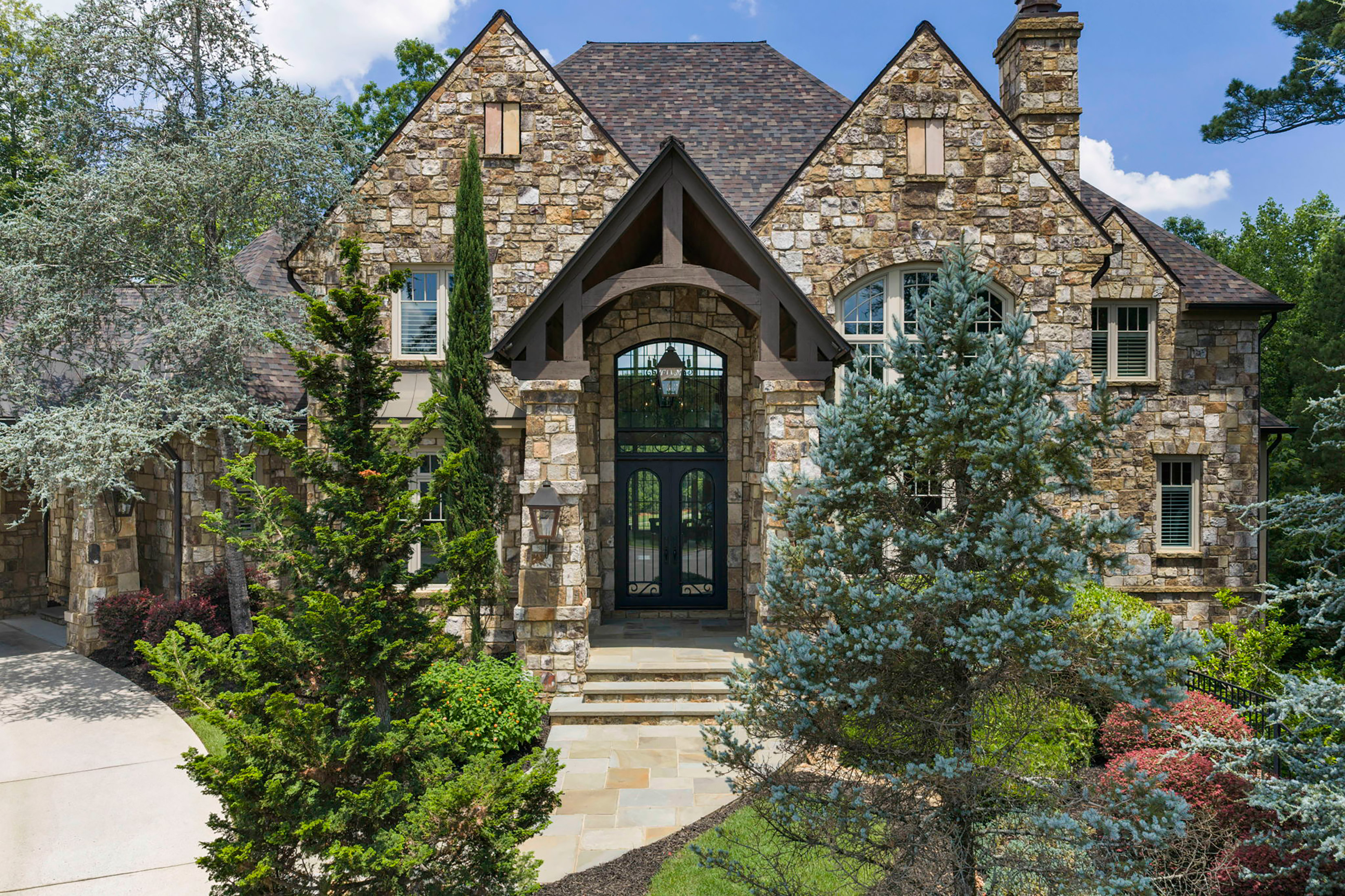  Extraordinary European Manor on Picturesque Cul-de-sac with Lake and Golf Views - 物件實景