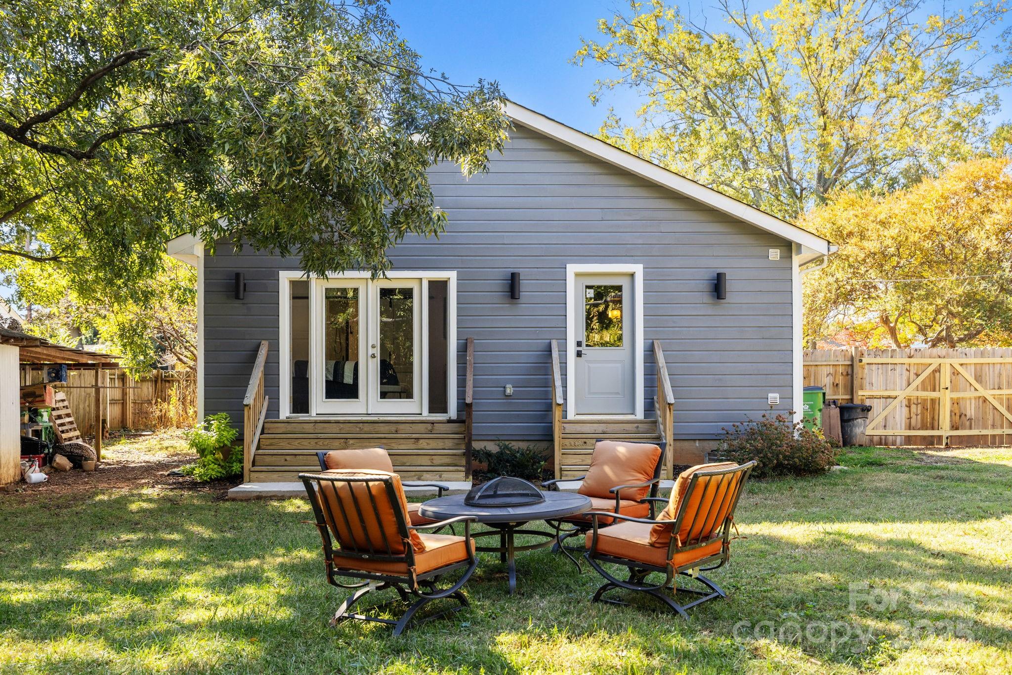 Charlotte, North Carolina, 28205, United States, 2 Bedrooms Bedrooms, ,2 BathroomsBathrooms,Residential,For Sale,1987651