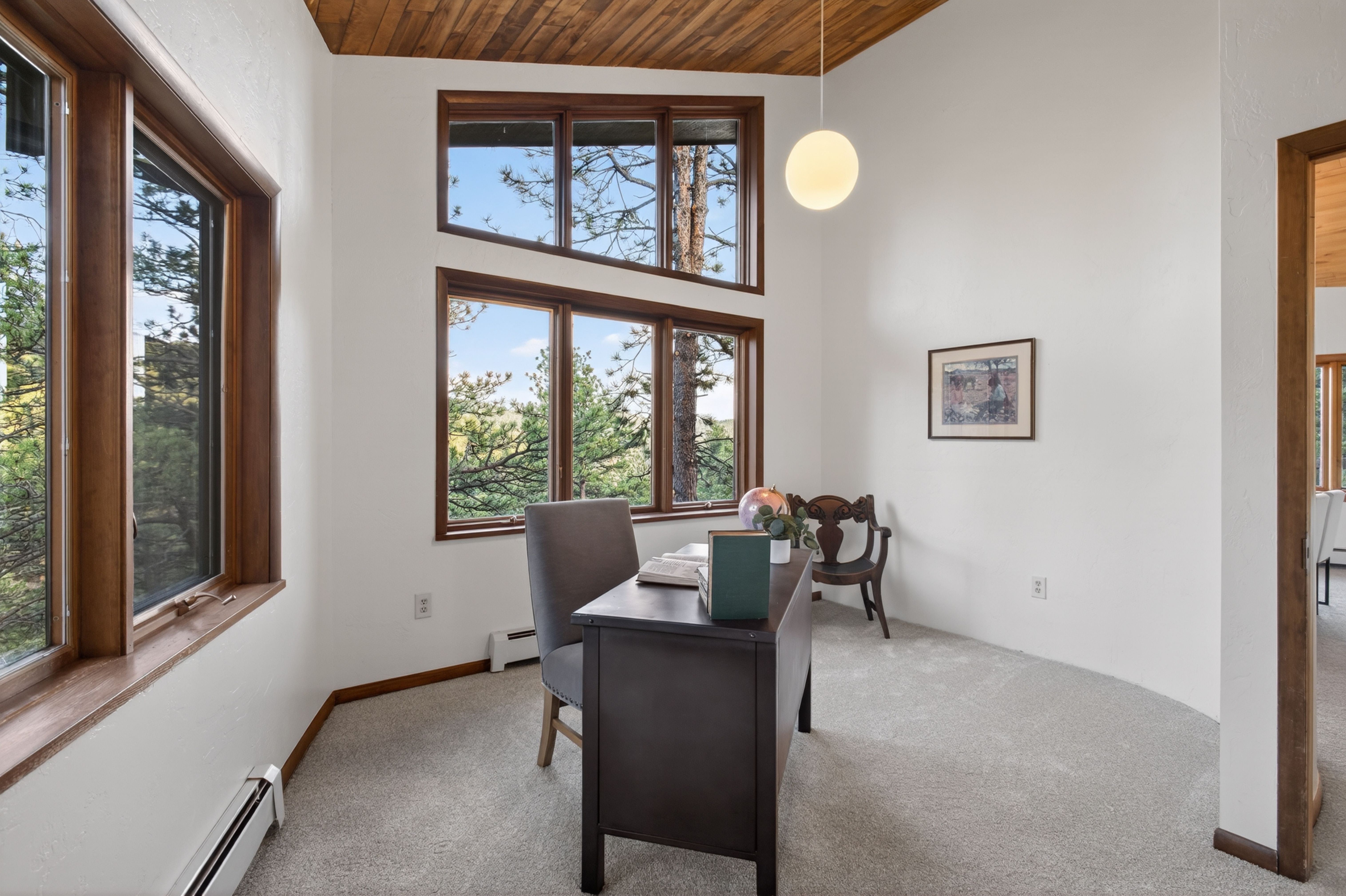  Ranch-style Custom Home on 1.16 Acre Sunny and Treed Lot in Genesee - 物件實景