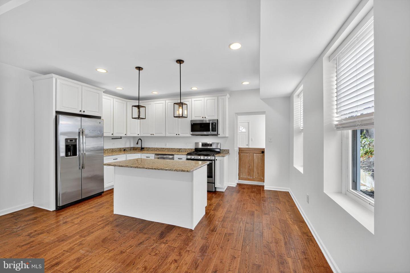 Conshohocken, Pennsylvania, 19428, United States, 3 Bedrooms Bedrooms, ,3 BathroomsBathrooms,Residential,For Sale,1989240