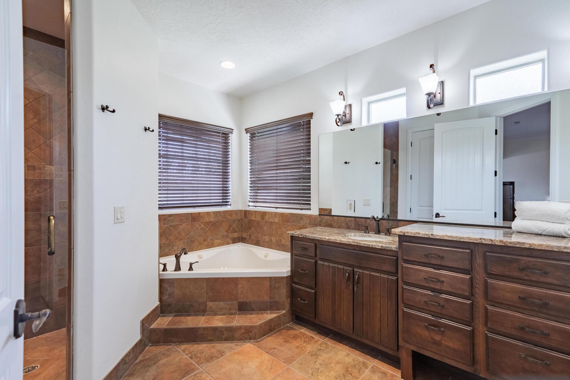 Washington, Utah, 84780, United States, 4 Bedrooms Bedrooms, ,2 BathroomsBathrooms,Residential,For Sale,2009720