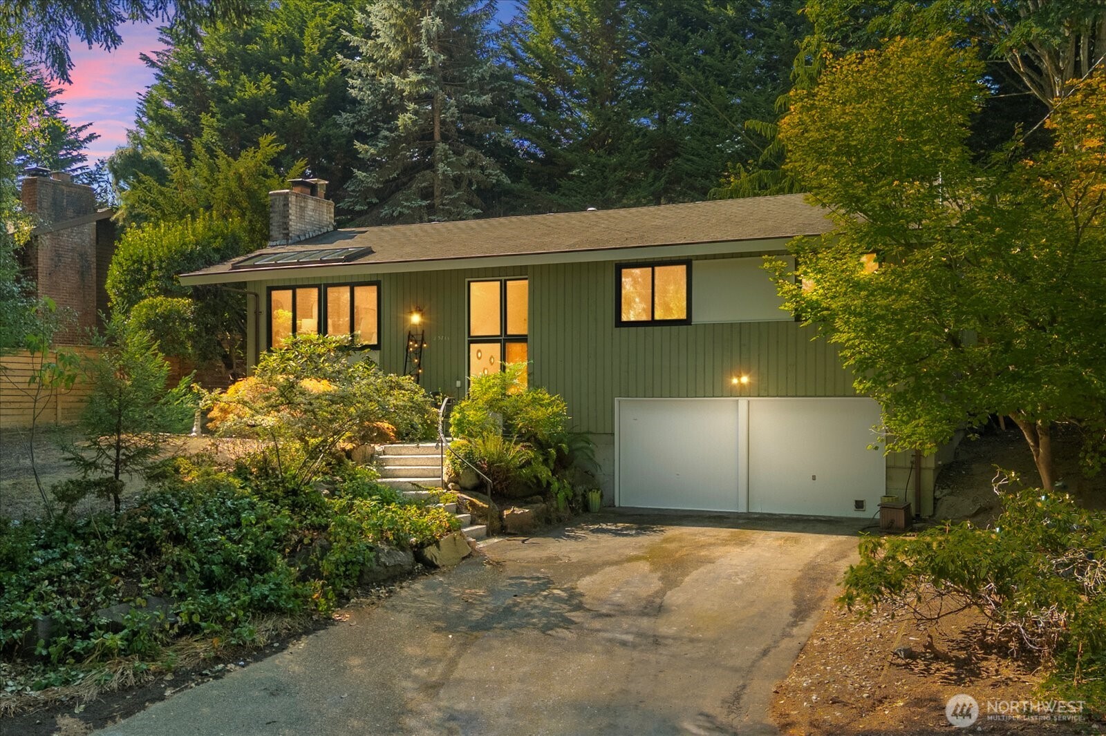 Edmonds, Washington, 98026, United States, 3 Bedrooms Bedrooms, ,1 BathroomBathrooms,Residential,For Sale,1950976