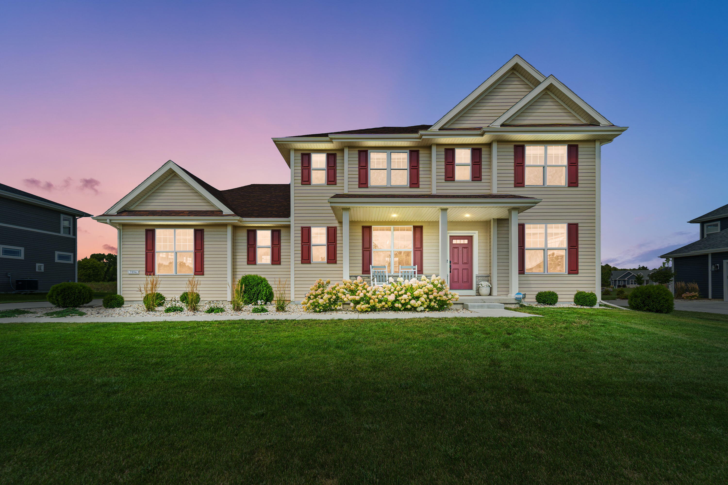 Mequon, Wisconsin, 53097, United States, 5 Bedrooms Bedrooms, ,4 BathroomsBathrooms,Residential,For Sale,1932349