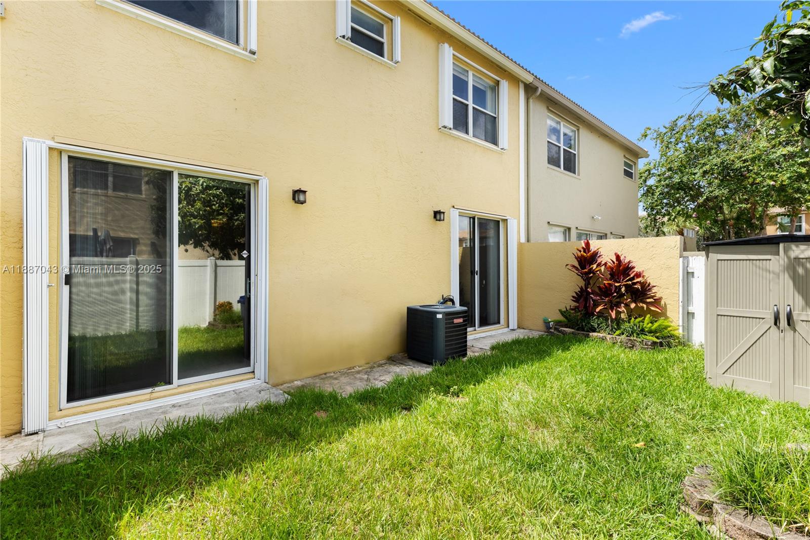 Pembroke Pines, Florida, 33028, United States, 3 Bedrooms Bedrooms, ,3 BathroomsBathrooms,Residential,For Sale,1958356