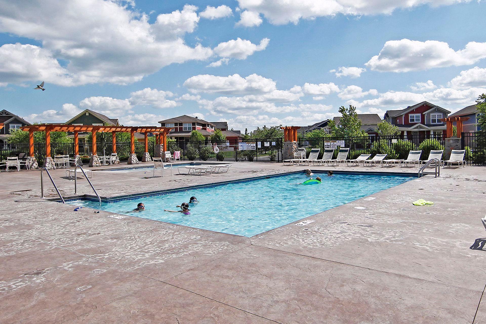 Lakeville, Minnesota, 55044, United States, 3 Bedrooms Bedrooms, ,2 BathroomsBathrooms,Residential,For Sale,1971412