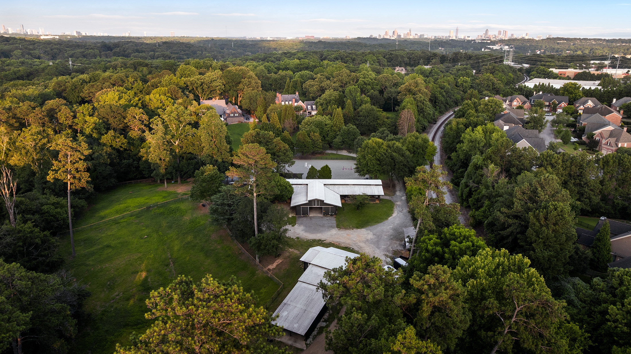  Rare Equestrian Facility with Prestigious Address - 物件實景