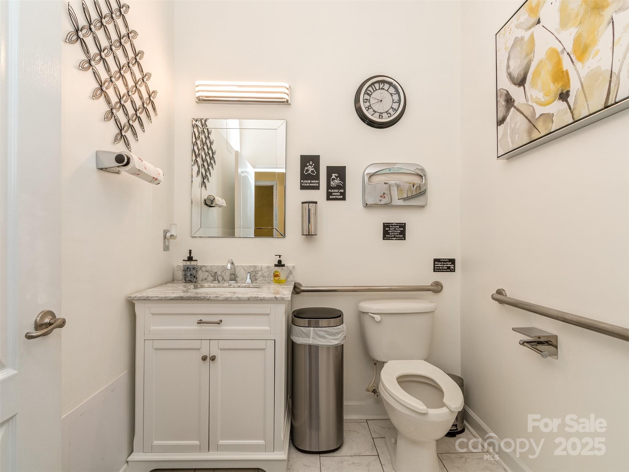 Charlotte, North Carolina, 28273, United States, 3 Bedrooms Bedrooms, ,4 BathroomsBathrooms,Residential,For Sale,1956381