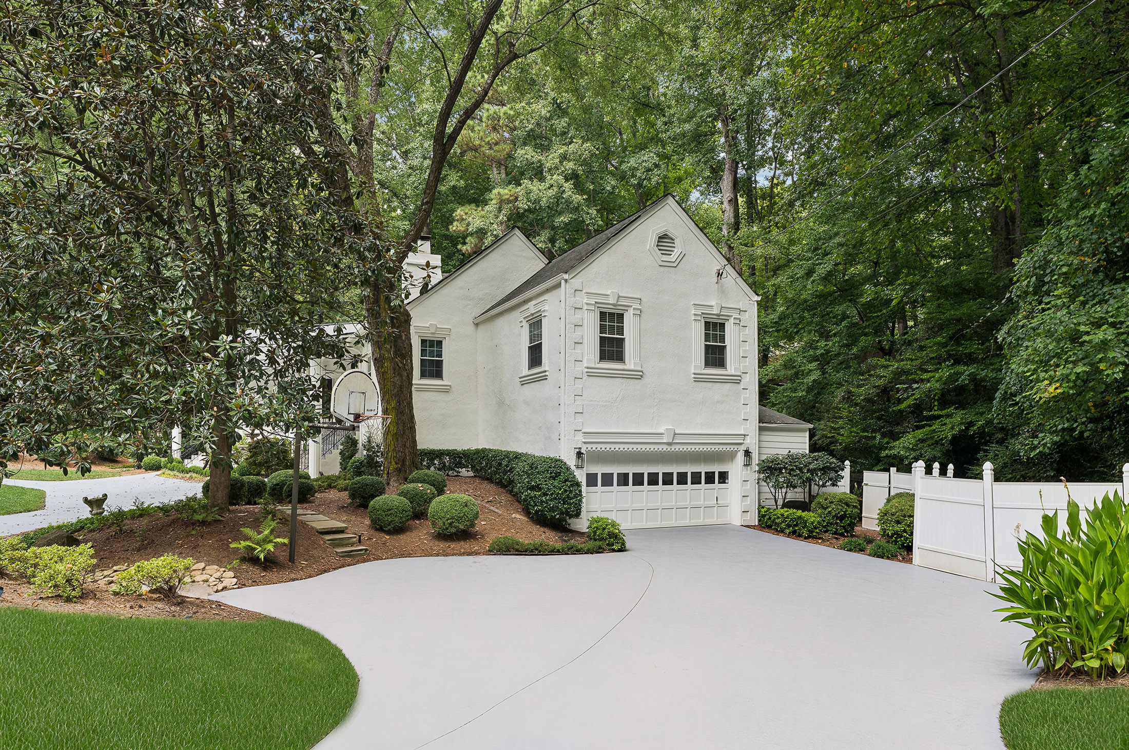  Beautiful Sandy Springs Home Offers Exceptional Space and Flexible Living - 物件實景