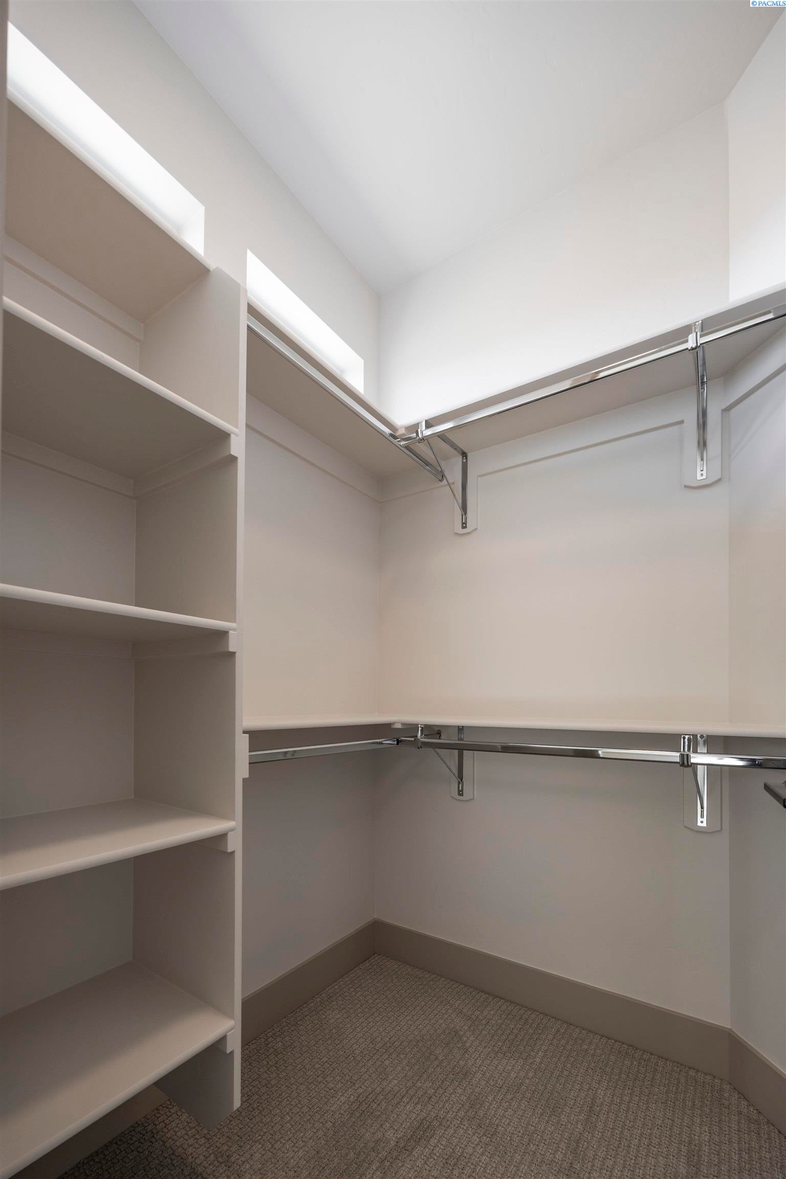 Kennewick, Washington, 99338, United States, 4 Bedrooms Bedrooms, ,3 BathroomsBathrooms,Residential,For Sale,2002511