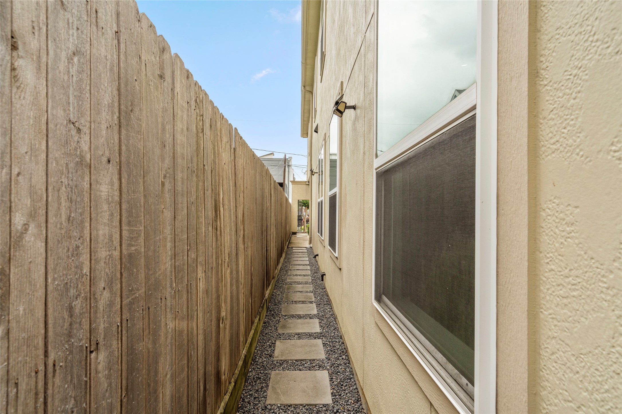  1611 Summer Street B - 物件實景
