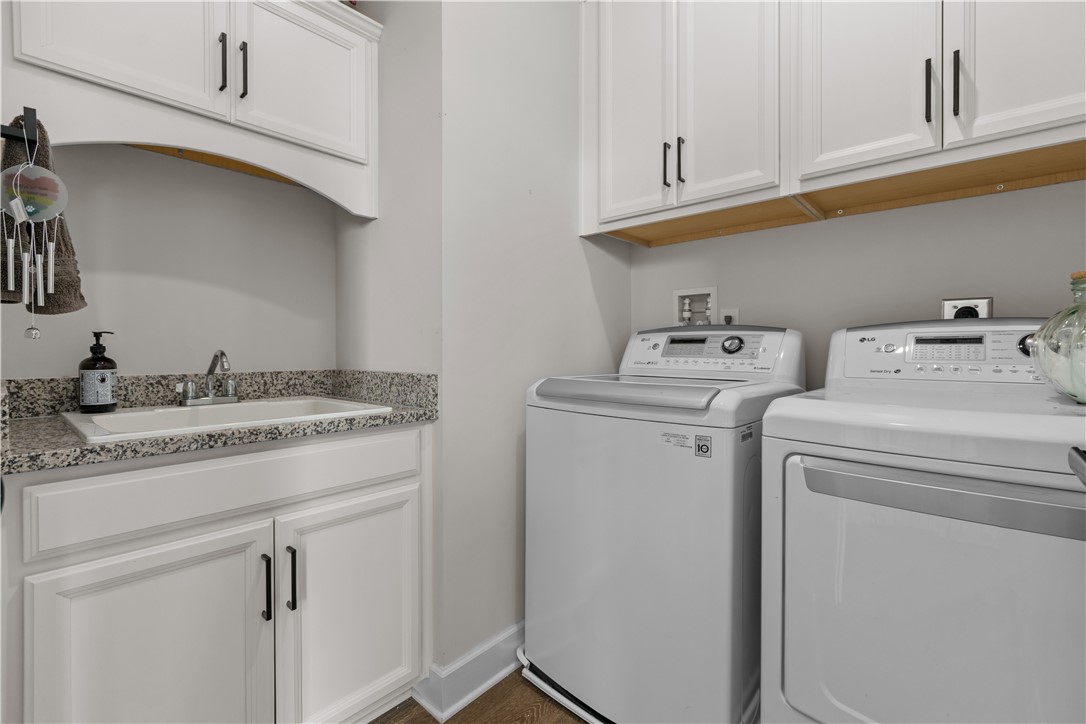 North Strabane, Pennsylvania, 15317, United States, 3 Bedrooms Bedrooms, ,3 BathroomsBathrooms,Residential,For Sale,1941695