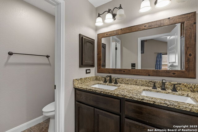 La Vernia, Texas, 78121, United States, 6 Bedrooms Bedrooms, ,4 BathroomsBathrooms,Residential,For Sale,1737147