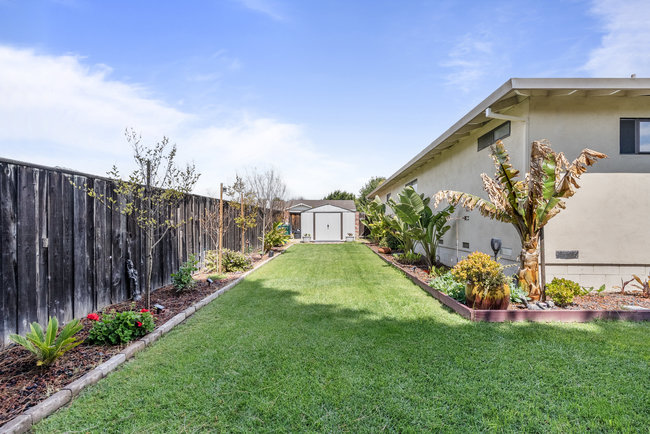 Hollister, California, 95023, United States, 3 Bedrooms Bedrooms, ,2 BathroomsBathrooms,Residential,For Sale,1882231