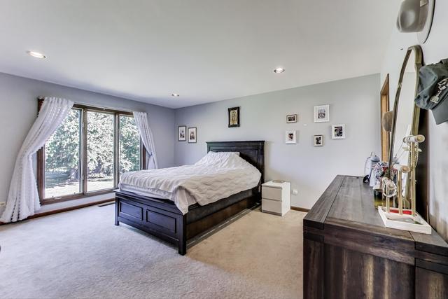 Barrington, Illinois, 60010, United States, 5 Bedrooms Bedrooms, ,6 BathroomsBathrooms,Residential,For Sale,2048661