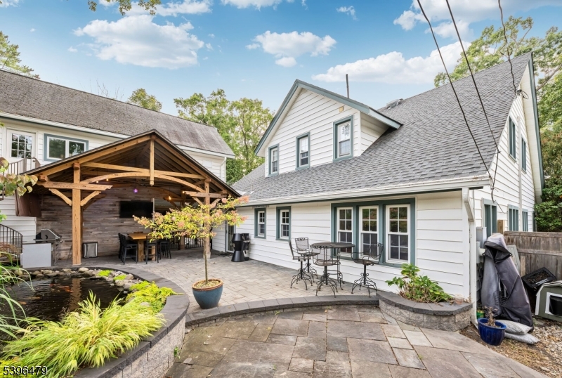 West Milford Twp., New Jersey, 07421, United States, 4 Bedrooms Bedrooms, ,3 BathroomsBathrooms,Residential,For Sale,1992089