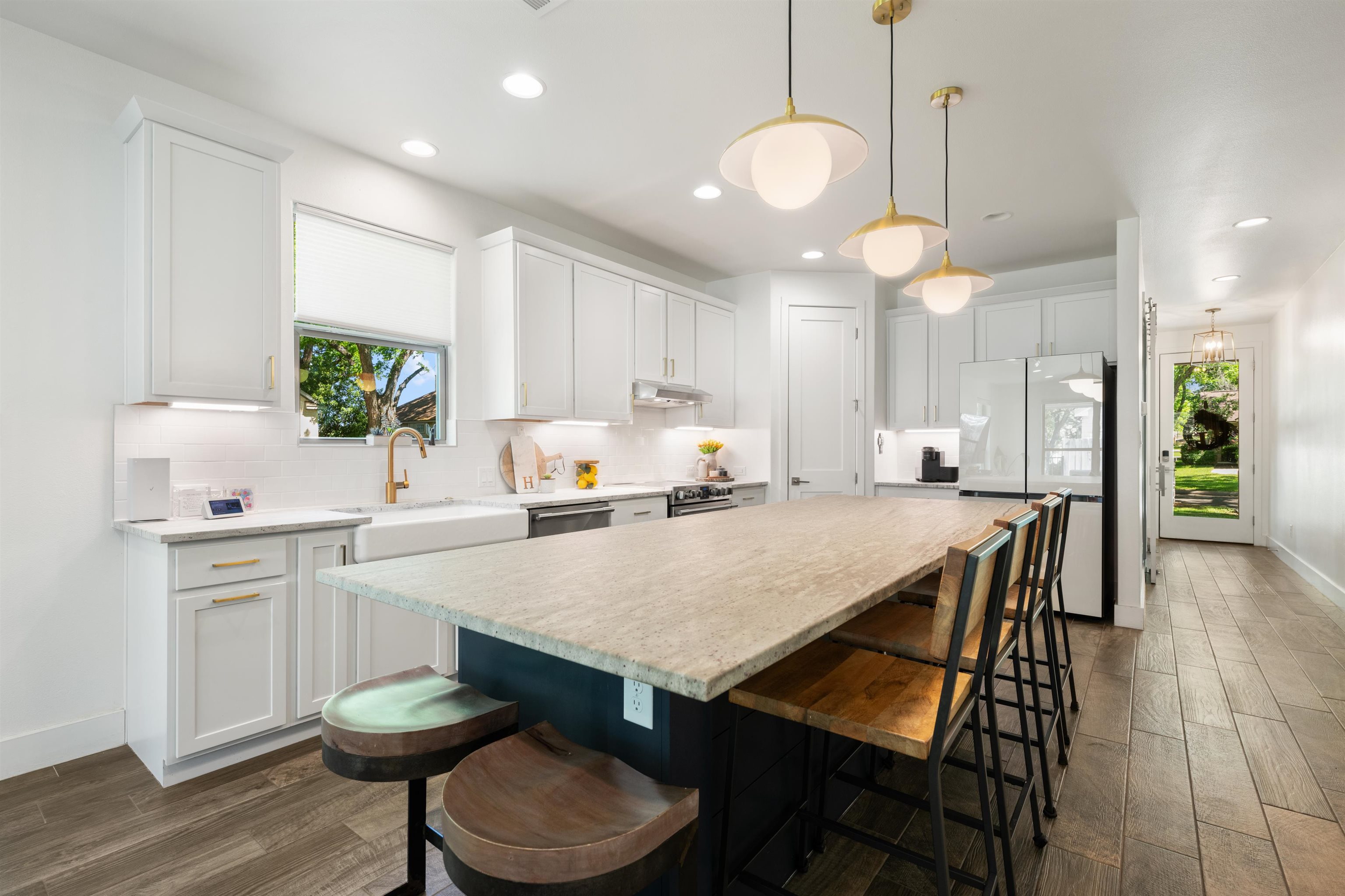 Meadowlakes, Texas, 78654, United States, 5 Bedrooms Bedrooms, ,4 BathroomsBathrooms,Residential,For Sale,1796370