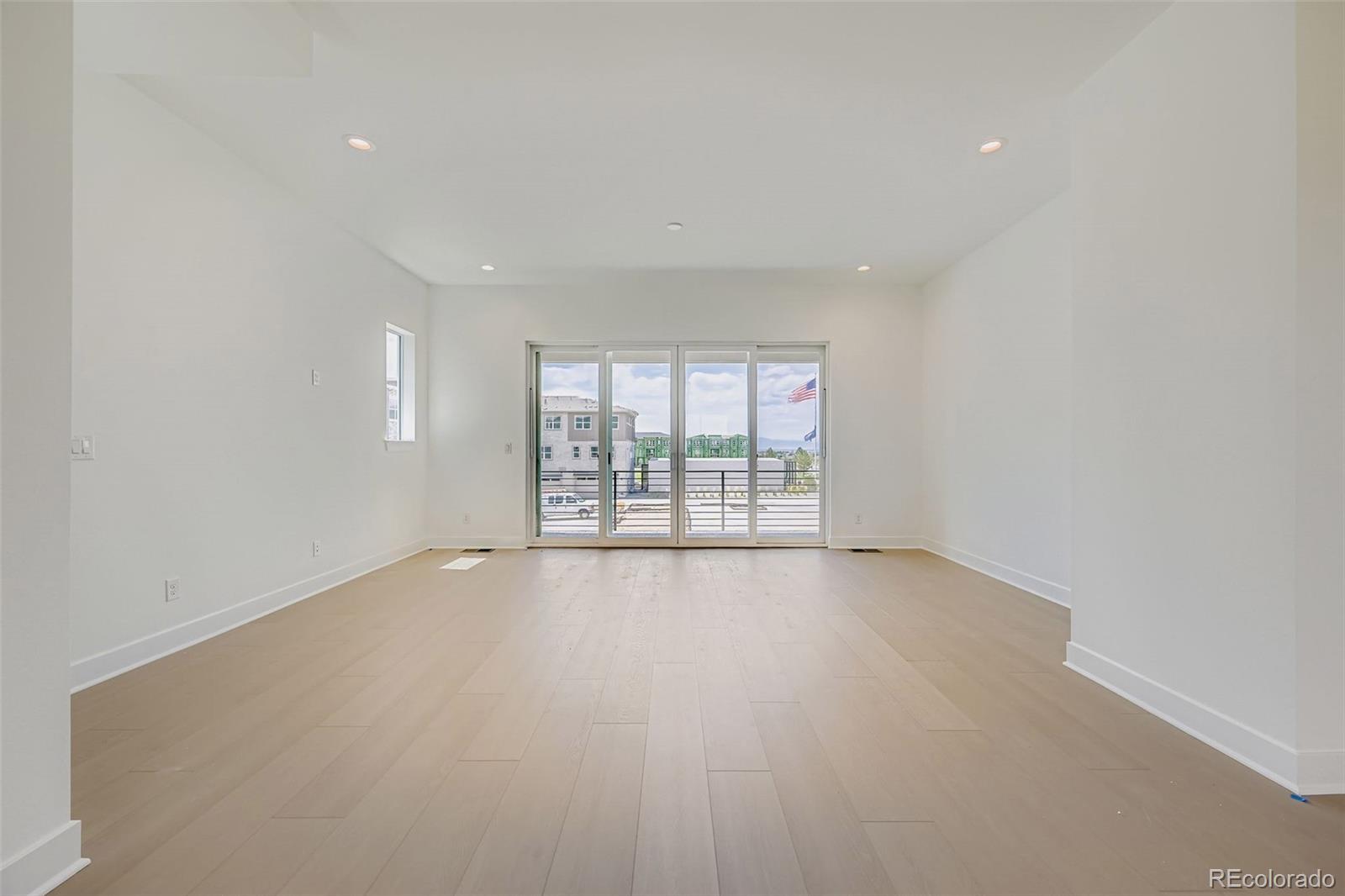 Aurora, Colorado, 80019, United States, 4 Bedrooms Bedrooms, ,3 BathroomsBathrooms,Residential,For Sale,1958574