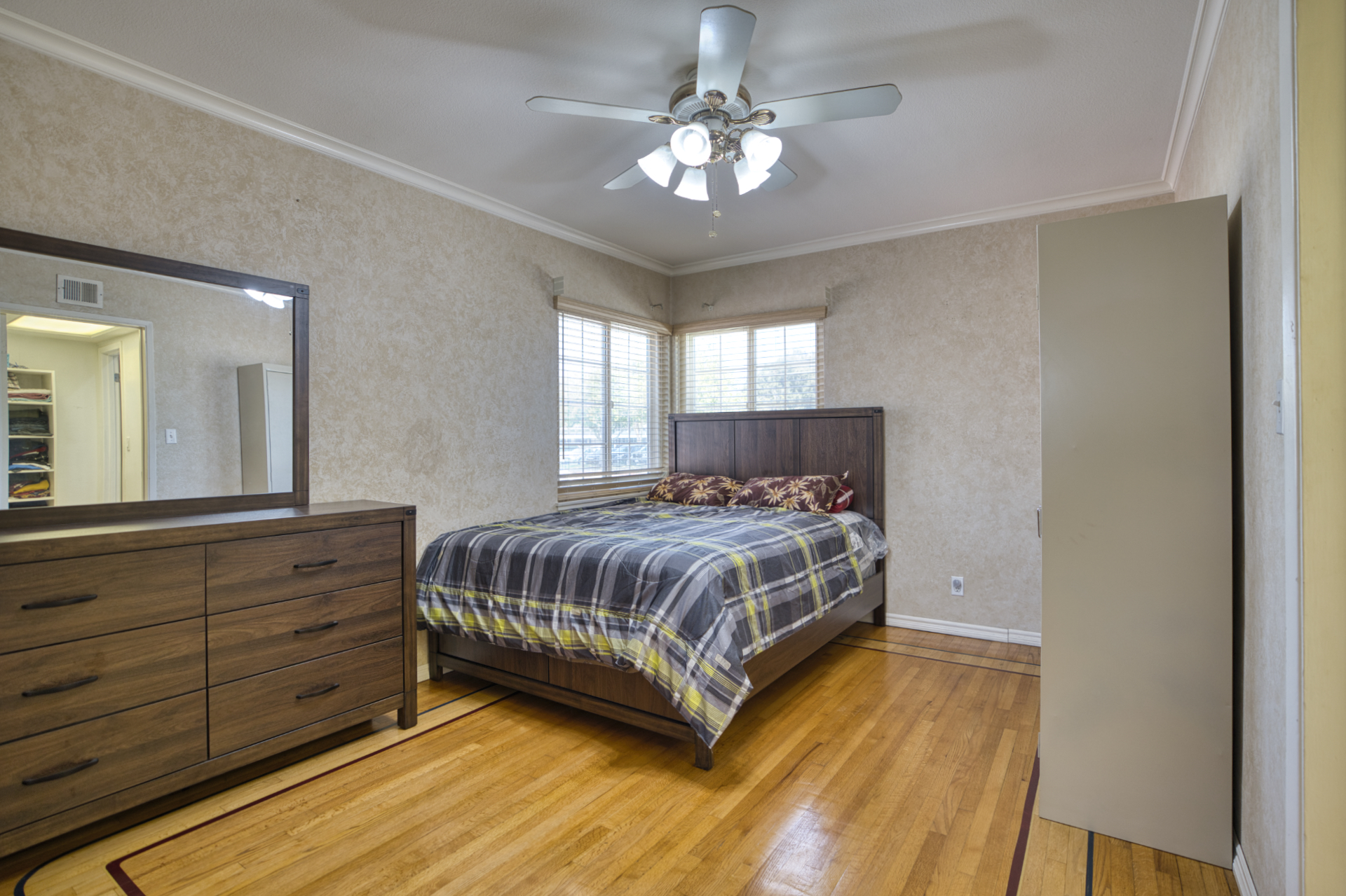 Fullerton, California, 92833, United States, 3 Bedrooms Bedrooms, ,2 BathroomsBathrooms,Residential,For Sale,1904459