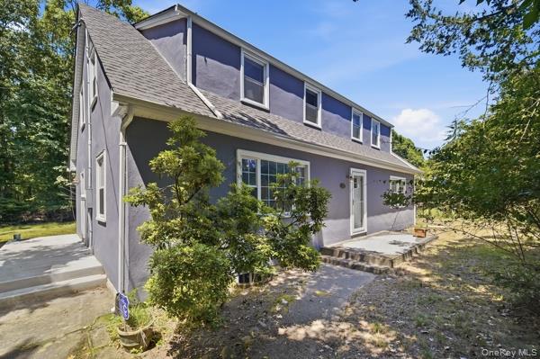 Magee St, Southampton, NY 11968
