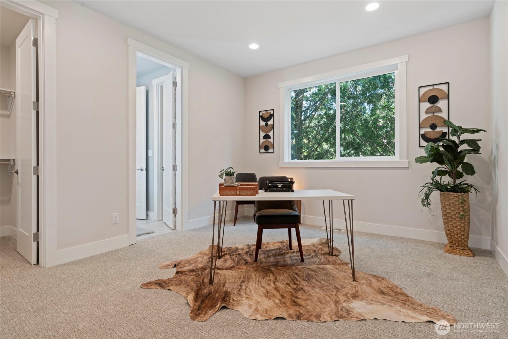 BELLEVUE, Washington, 98004, United States, 5 Bedrooms Bedrooms, ,5 BathroomsBathrooms,Residential,For Sale,1875592